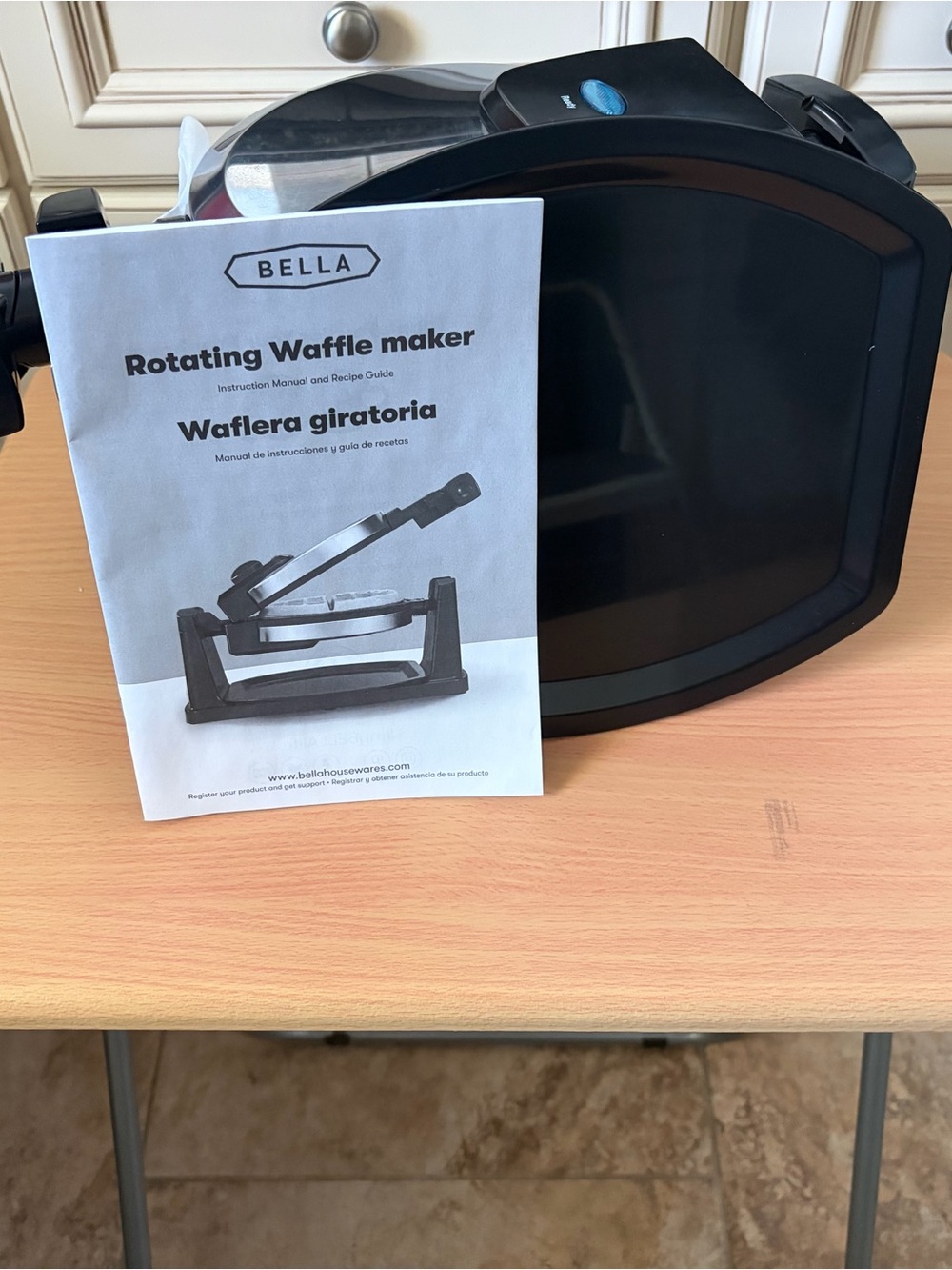 BELLA Rotating Waffle Maker - Black